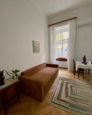 Cozy Apartment in Old Town Tbilisi