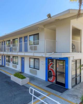 Motel 6-San Ysidro, CA - San Diego - Border