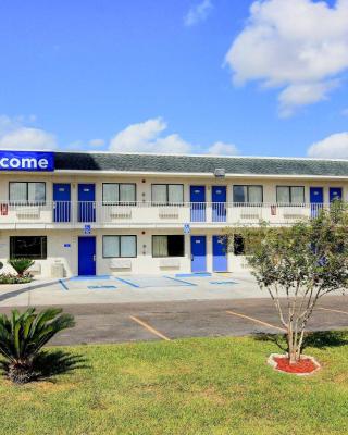 Motel 6-Kingsville, TX