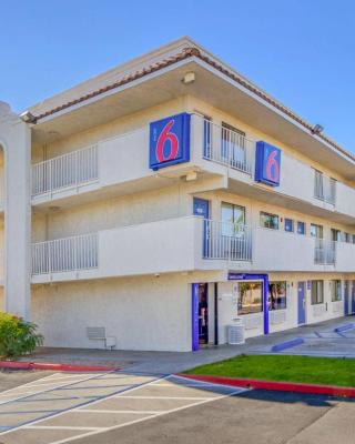 Motel 6-Phoenix, AZ - West