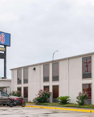 Motel 6-New Orleans, LA - Near Downtown