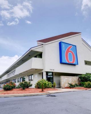 Motel 6-Kansas City, MO