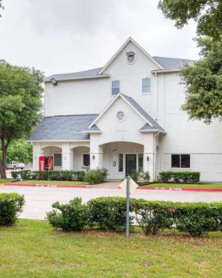 Motel 6-Grand Prairie, TX - Near Six Flags Drive