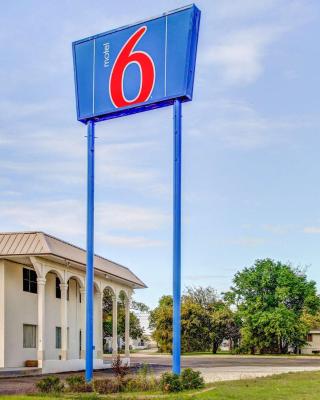 Motel 6 Waco - Lacy Lakeview