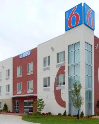 Motel 6-Tulsa, OK