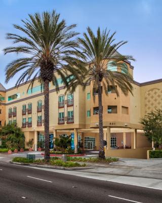 Desert Palms Hotel & Suites Anaheim Resort