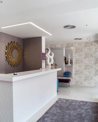 Hotel Genesis
