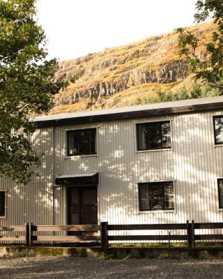 Old Cottage - Reynivellir II
