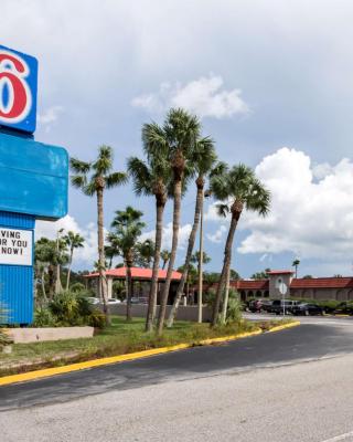 Motel 6-Spring Hill, FL - Weeki Wachee