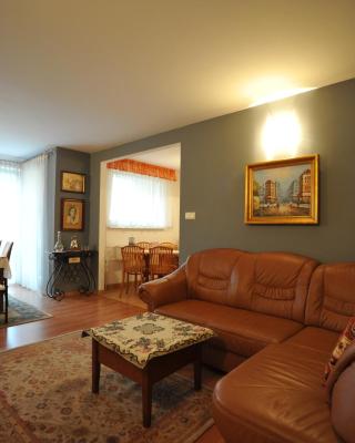 Apartament Tais