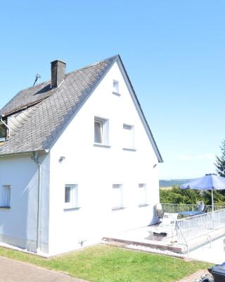 Peaceful Holiday Home in Rascheid near Forest