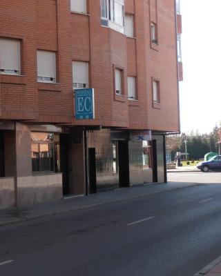 Hostal ** EC León