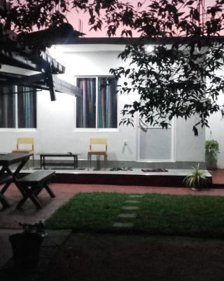 Araliya White House