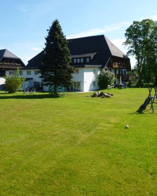 Hermeshof und Biohaus