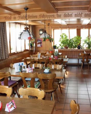 Hotel Restaurant Koi-Gartenteich