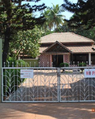 Hill Top Goa Lodge