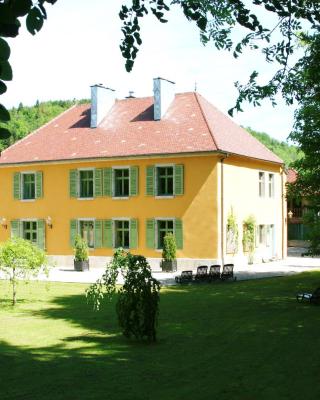 Domaine De Syam - Gîtes, Chambres d'hôtes & Cabanes