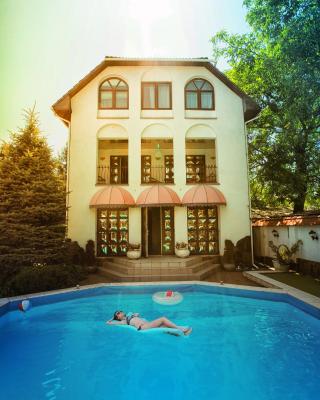 Eduard Hotel