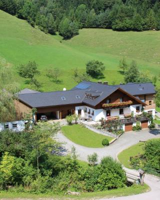 Urlaub mitten im Wald - Lueg