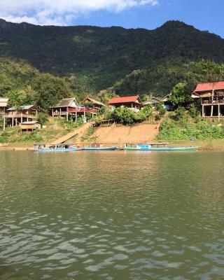 Lattanavongsa guesthouse and Bungalows