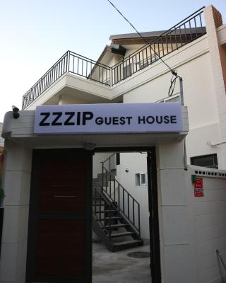 Zzzip Guesthouse in Hongdae