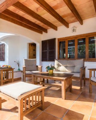 Chalet Falcó with Private Pool and Garden