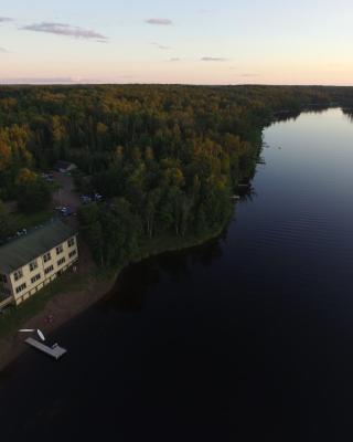 Hanging Horn Lakeside Resort