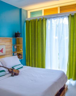 Flotsam and Jetsam Artist Beach Hostel