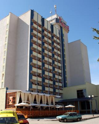 7 Days Hotel Kamyanets-Podilskyi