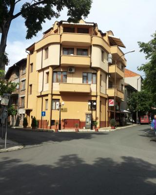 Hristovi Apartments & Studios