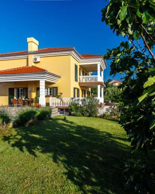 Villa Mirela