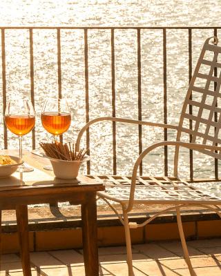 The Terrace on the Lake