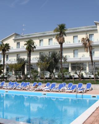 Front Lake Hotel Villa Paradiso Suite
