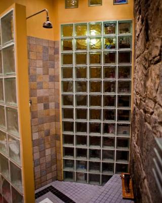 Epicurean Clerk Apartment