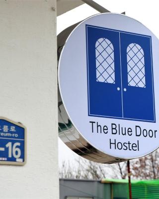 Blue Door Hostel Guesthouse