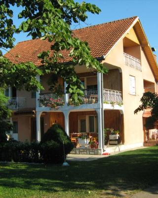 Apartments Domaćinstvo Nikolić