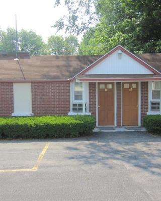 Pinecrest Motel