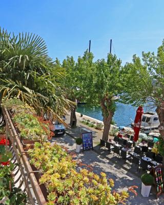 Wine Garden Rooms