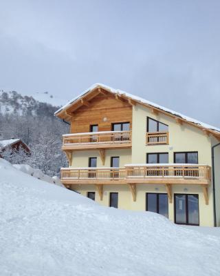 Les Chalets Du Grand Galibier