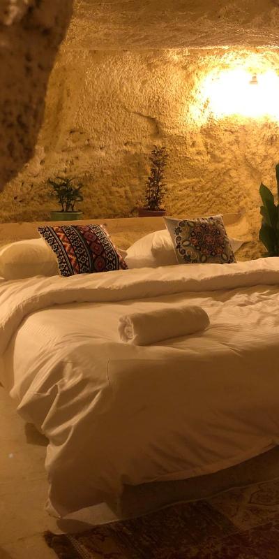7 Caves Hotel
