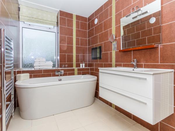 Number One South Beach : photo 3 de la chambre chambre lit king-size avec lit à baldaquin – vue sur mer