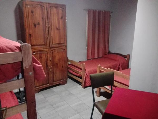 Hostal Namaste : photo 7 de la chambre chambre quadruple avec salle de bains privative séparée