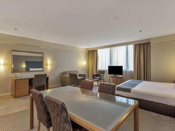 Stamford Plaza Adelaide : photo 4 de la chambre suite junior avec baignoire spa