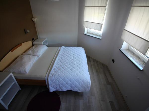 Villa Ambiente : photo 7 de la chambre appartement avec balcon