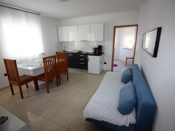 Villa Ambiente : photo 3 de la chambre appartement avec balcon