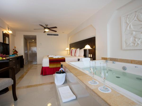 Crown Paradise Club Cancun - All Inclusive : photo 6 de la chambre hébergement club crown (2 adultes)