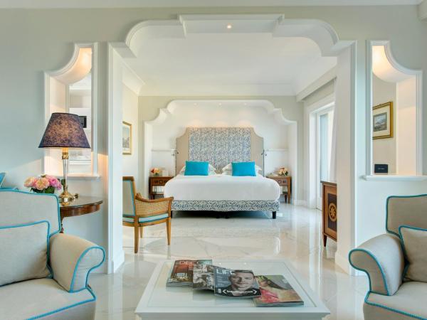 Grand Hotel Royal : photo 2 de la chambre suite impériale avec terrasse et baignoire spa - vue sur mer