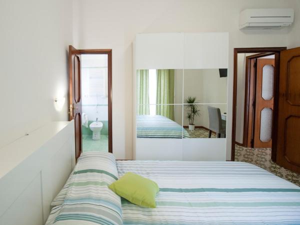 Bed & Breakfast Antonello : photo 1 de la chambre chambre double avec balcon