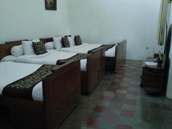 nDalem Natan Royal Heritage : photo 4 de la chambre chambre familiale standard
