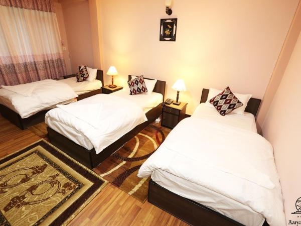 Aarya Chaitya Inn : photo 2 de la chambre chambre triple standard